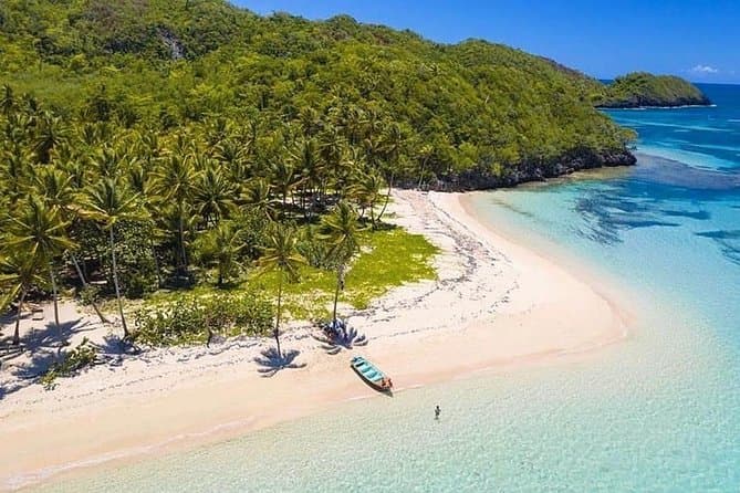 Ermitaño Beach by Boat